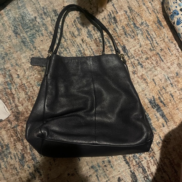 Coach Handbags - Coach Elegant Navy Leather pocketbook